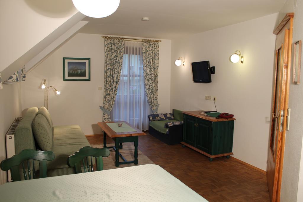 Haralds Ferienwohnungen Bad Kleinkirchheim Chambre photo